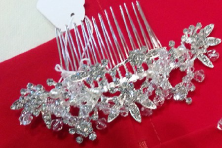 Pettinino per capelli. Foglie in strass.